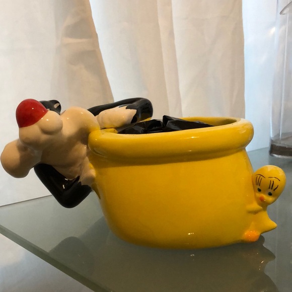 Tweety and Sylvester Plant Potter NWOT - Picture 1 of 9